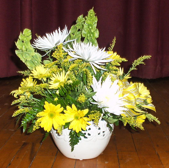 Flowers from The Families of Della Trimble, Verla Ninas and Zona May