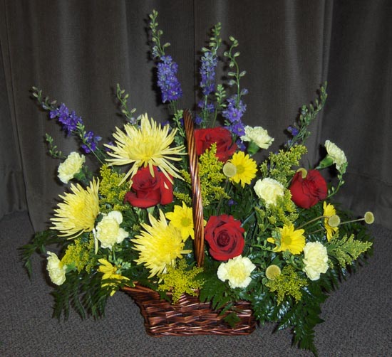 Flowers from Glen & Joyce Hostutler, Glen David & Kerry, Brian & Misti, Cathy & Roger, Amy & Sean and Families