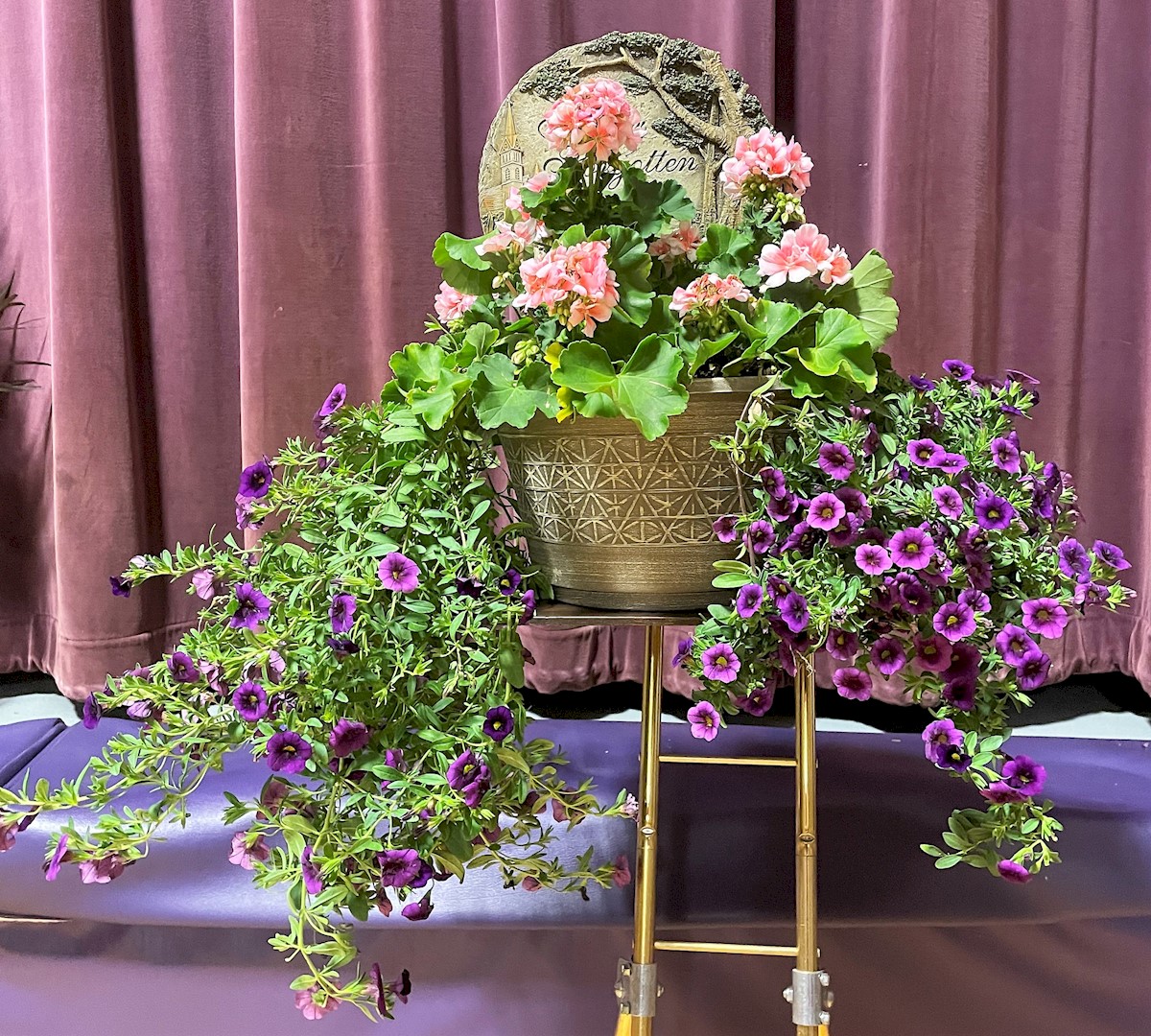 Flowers from Kim and Al; Kelly and Boys; Stephanie; Cody, Eva, and Kids; and Karch, Lissa, and Boys