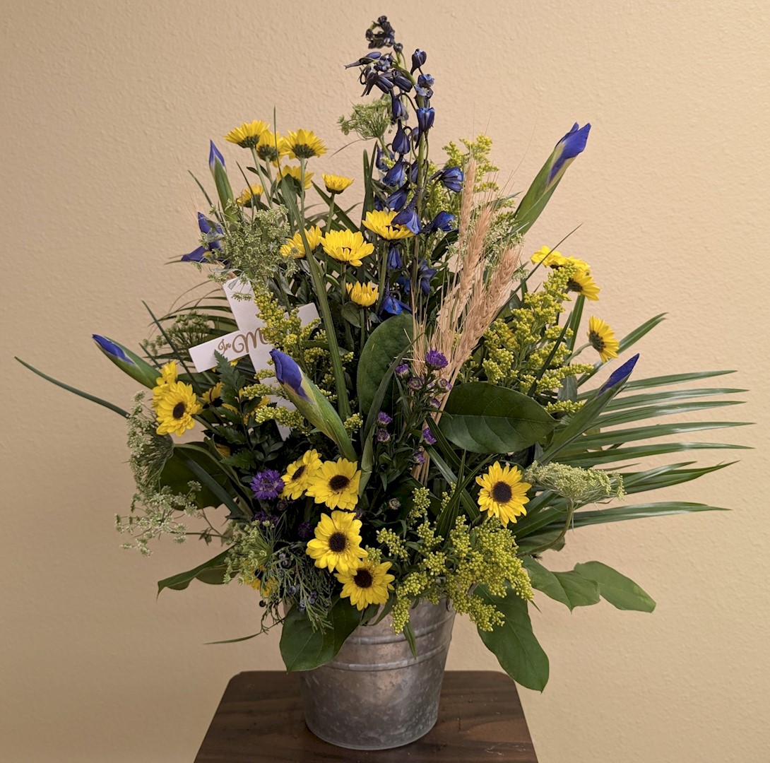 Flowers from Janice Parsons; Bryan and Sharon Olivier; Nancy Hohwieler; Earl and Jodi Parsons; and Mike and Melody Parsons and all Families