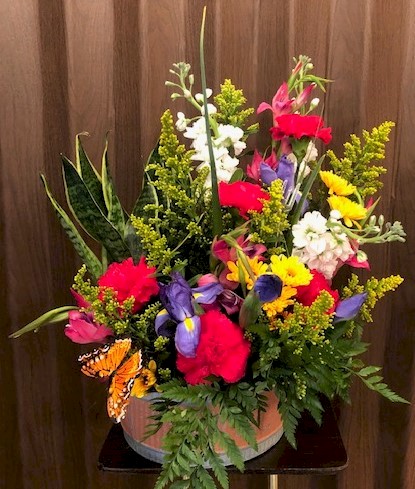 Flowers from Kitty and Leon; Scott, Laurie, and Girls; Jason, Jesse, and Kids; Dustin, Sarah, and Boys; and Donnie, Alva, and Family