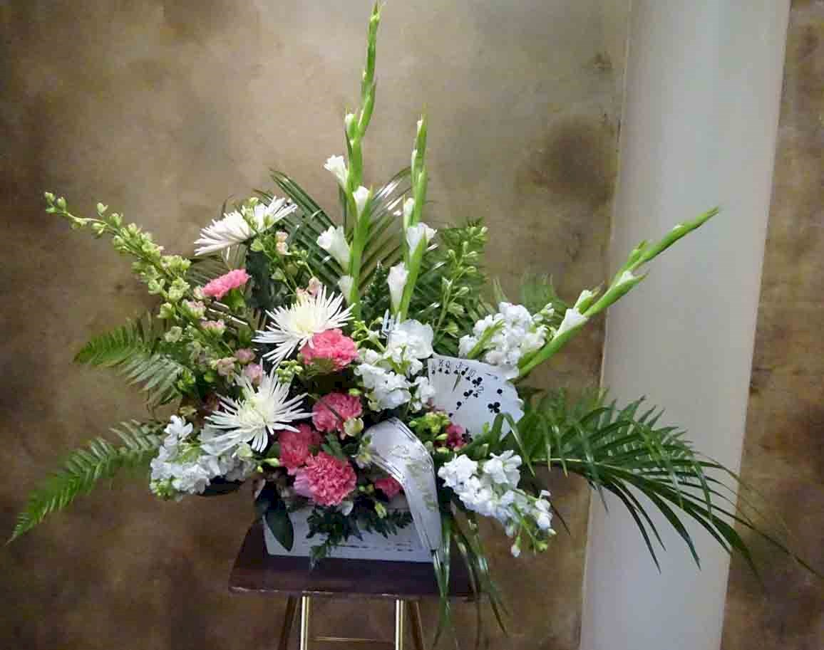 Flowers from Deb & Family, Clara Mae & Family, Bev & Family, William & Family, Eric & Family, Mary & Family, Laura & Family, Dale & Family, and Alan & Family - "Aunt"