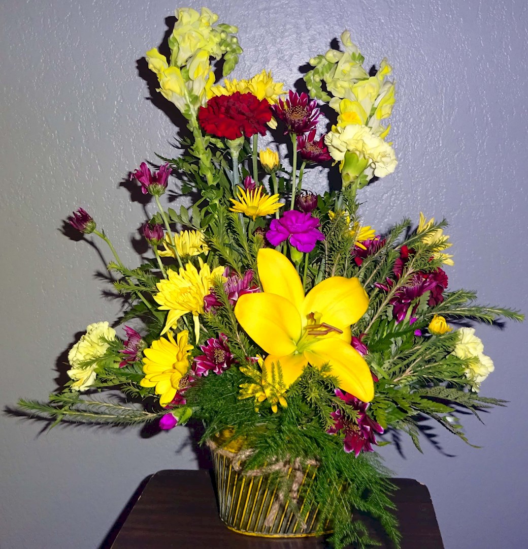 Flowers from Owen, Bonnie, Kassidy, Kwincy, Tia, Tara, Tayta, Josh and Families