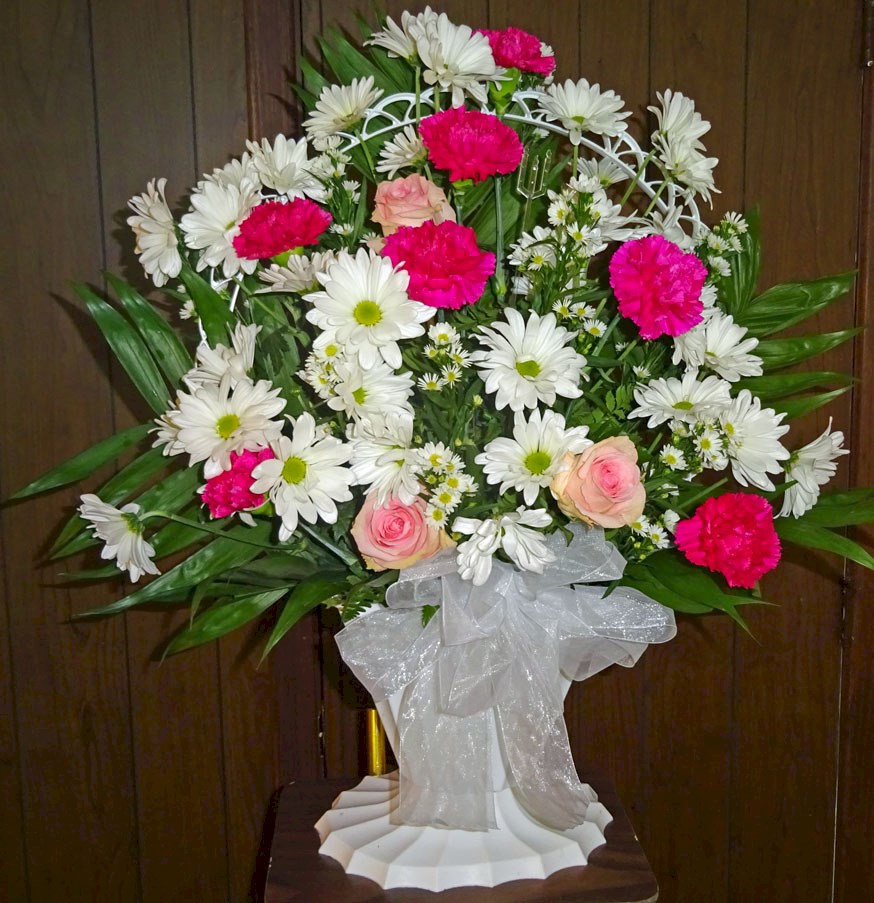 Flowers from Lloyd and Terri Johnston, Norma Hopkins, and Families
