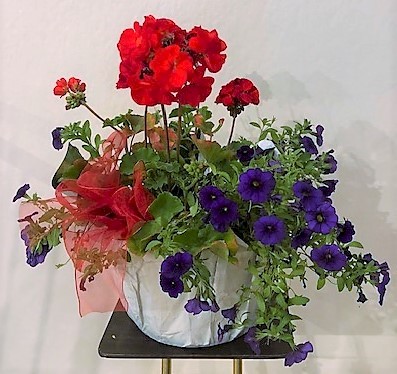 Flowers from Bonnie, Owen, Kassidy, Kwincy, Tia, Tara, Tayta, Josh, and Families
