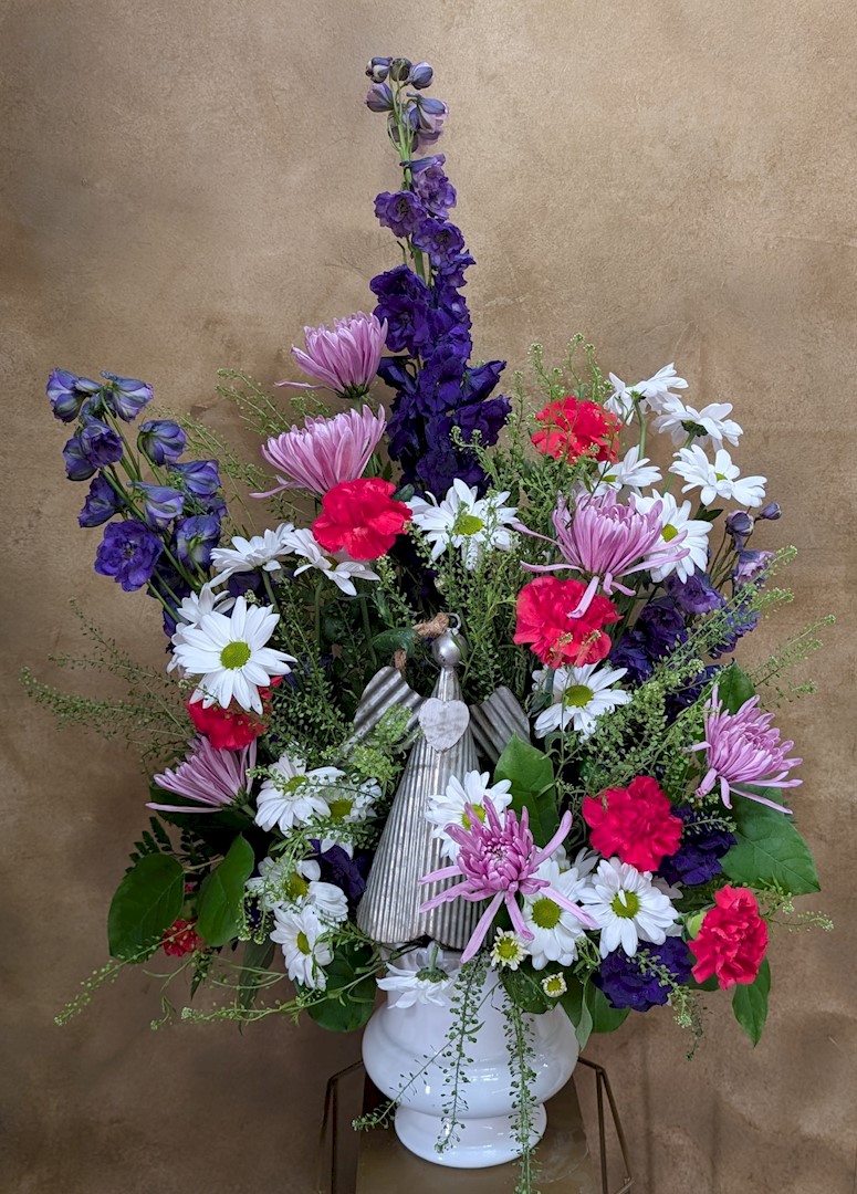 Flowers from The Radway Families: Sandy, Tom and Marie, Todd and Traci, Stacy and Gary, Mark and Judith, and Lori