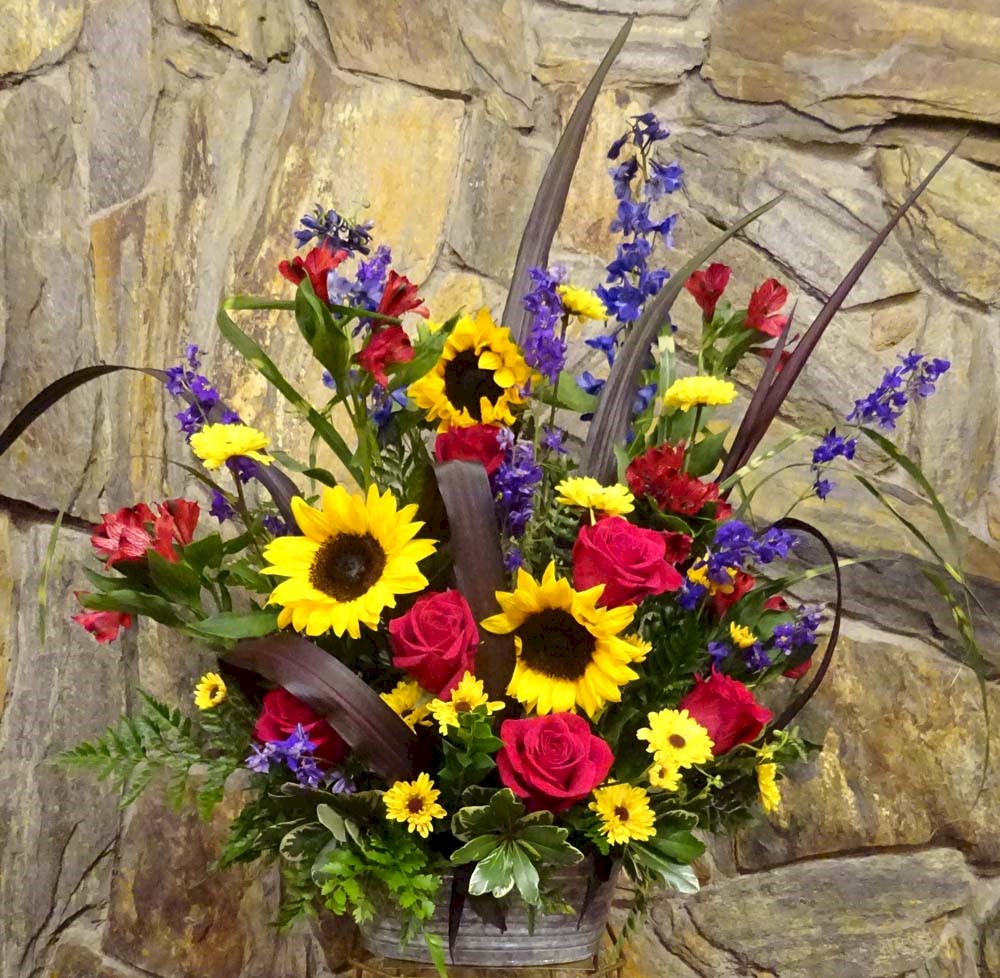 Flowers from The Rislov Families
Doug & Bonnie, Greg & Diane,
Nancy & Gary, Patty & Burdette
Dawna & Mark