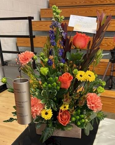 Flowers from LaVonne Hansen, Angie & Richard Holso
Todd Hansen and Julie Jones and Families
Box by Bob H