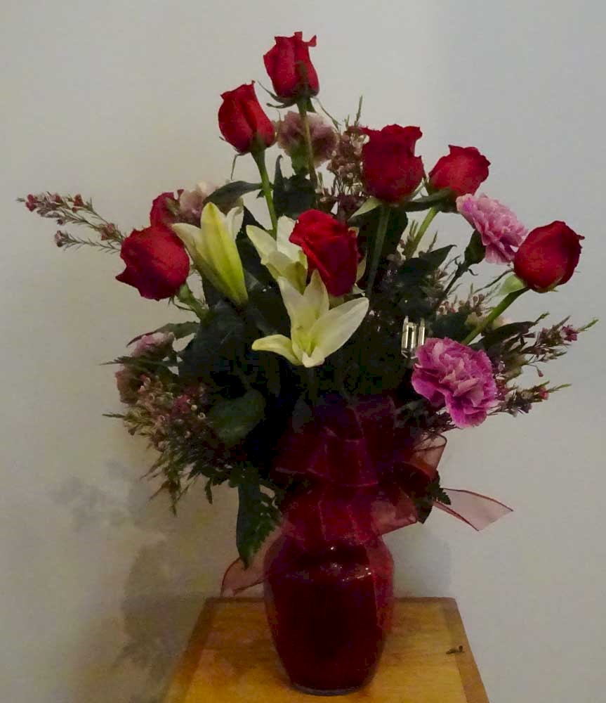Flowers from Pat & Paul Barber
Eric & Stephanie Barber
Kyle & Holly Yamada